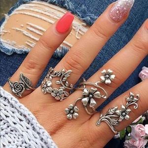 Silver Flower Ring Set